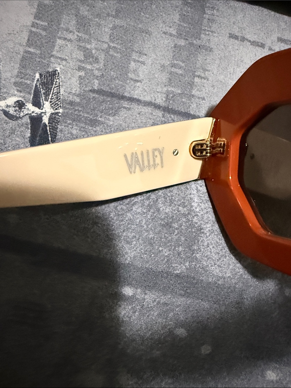 VALLEY EYEWEAR OPERA SUNGLASSES RED BONE EUC - Picture 3 of 6